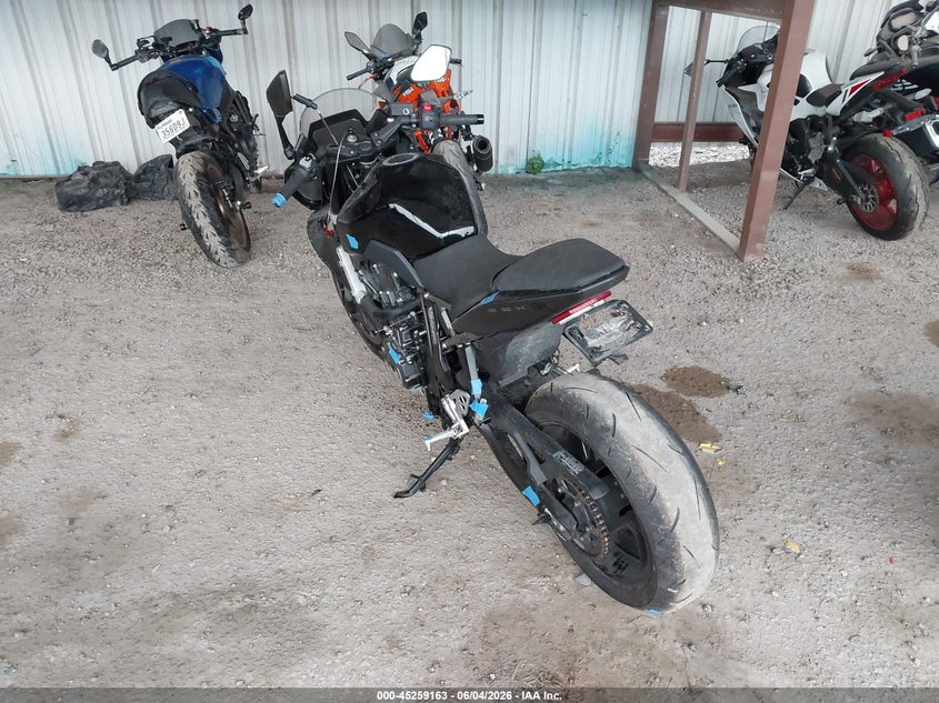 2025 Suzuki Gsx VIN JS1EM13B4S7100488 IAAI salvage auction — LEFT FRONT, Salvage Title, sold $2,075 on 2026-07-14 (photo 3)