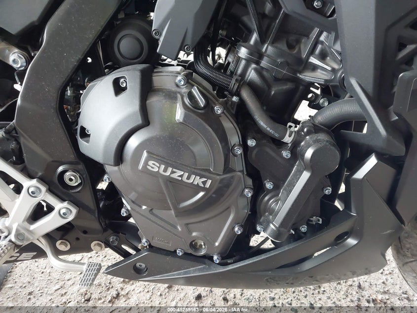 2025 Suzuki Gsx VIN JS1EM13B4S7100488 IAAI salvage auction — LEFT FRONT, Salvage Title, sold $2,075 on 2026-07-14 (photo 8)