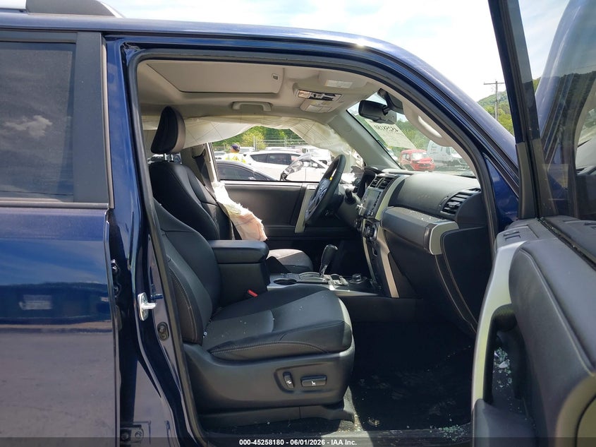2020 Toyota 4runner VIN JTEBU5JR7L5825947 IAAI salvage auction — LEFT SIDE, Salvage Title, sold $9,700 on 2026-07-08 (photo 5)