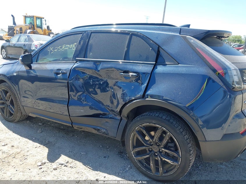 2019 Cadillac Xt4 VIN 1GYFZFR40KF197187 IAAI salvage auction — SIDE, Salvage Title, sold $4,950 on 2026-08-25 (photo 6)