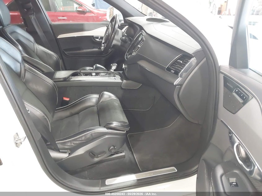 2019 Volvo Xc90 VIN YV4A22PM6K1514979 IAAI salvage auction — NORMAL WEAR, Clear (New York), sold $3,050 on 2026-08-10 (photo 5)