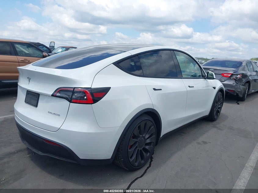 2021 Tesla Model y VIN 5YJYGDEF2MF137600 IAAI salvage auction — REAR END, Salvage (North Carolina), sold $10,400 on 2026-07-31 (photo 4)