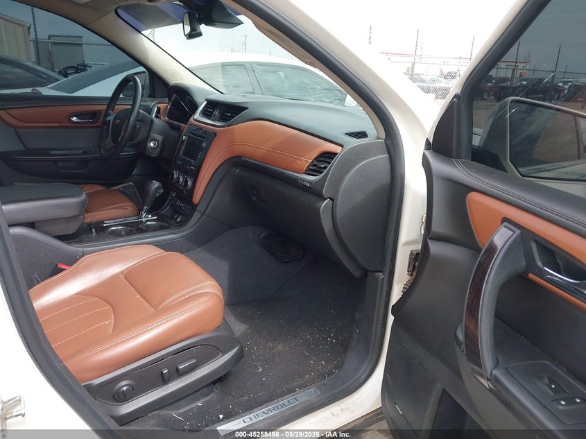 2015 Chevrolet Traverse VIN 1GNKRJKD0FJ333314 IAAI salvage auction — ENGINE DAMAGE, Salvage Title, sold $25 on 2026-07-28 (photo 5)