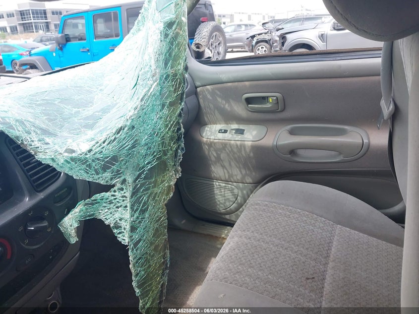 2004 Toyota Tundra VIN 5TBRT34154S453612 IAAI salvage auction — ROLLOVER, Salvage (Texas), sold $750 on 2026-07-28 (photo 4)