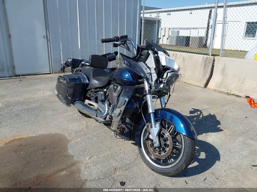 2012 Victory Cross country VIN 5VPDW36N6C3001419 IAAI salvage auction — FRONT & REAR, Salvage Title, sold $1,650 on 2026-07-16 (photo 1)
