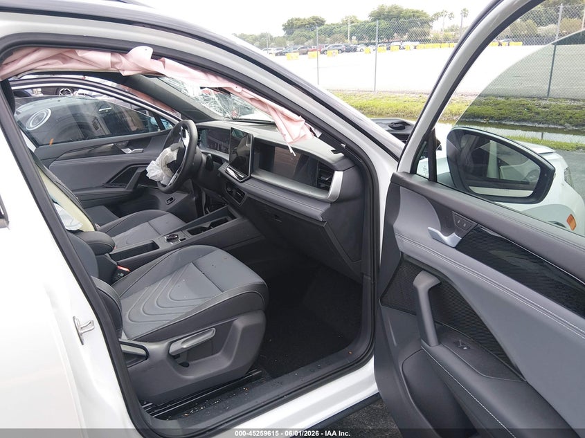 2026 Volkswagen Tiguan VIN 3VVHR7RM6TM019632 IAAI salvage auction — SIDE, Salvage Title, sold $9,300 on 2026-07-30 (photo 5)