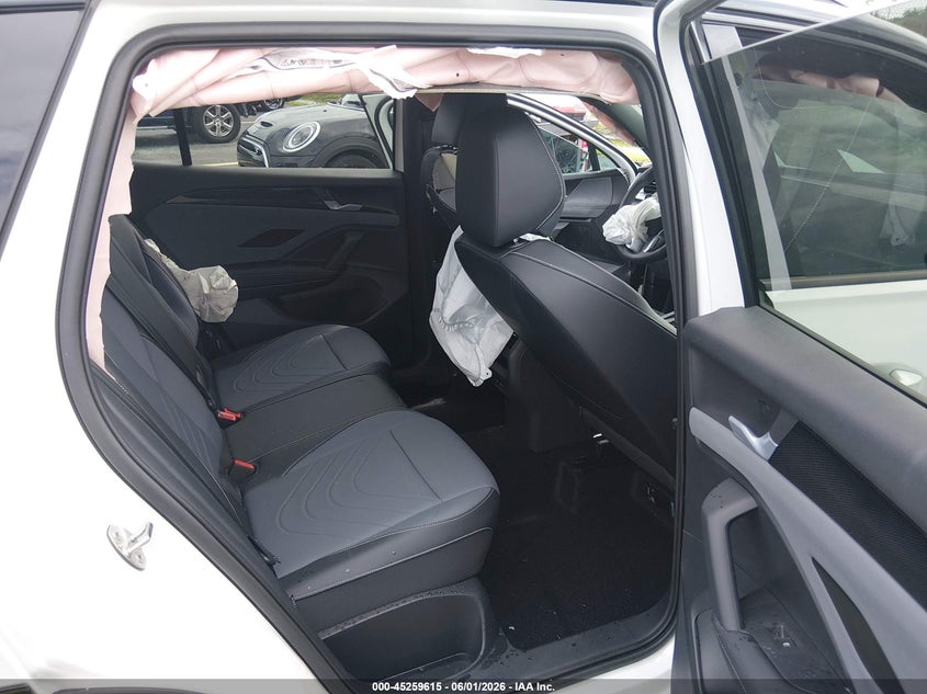 2026 Volkswagen Tiguan VIN 3VVHR7RM6TM019632 IAAI salvage auction — SIDE, Salvage Title, sold $9,300 on 2026-07-30 (photo 8)