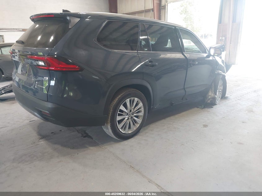 2024 Toyota Highlander VIN 5TDAAAB51RS043885 IAAI salvage auction — RIGHT FRONT, Salvage Title, sold $25 on 2026-07-22 (photo 4)