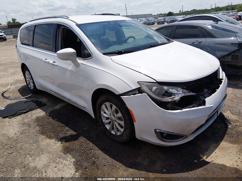 2019 Chrysler Pacifica VIN 2C4RC1BG5KR531704 IAAI salvage auction — FRONT END, Clear (Oklahoma), sold $1,625 on 2026-08-25 (photo 1)