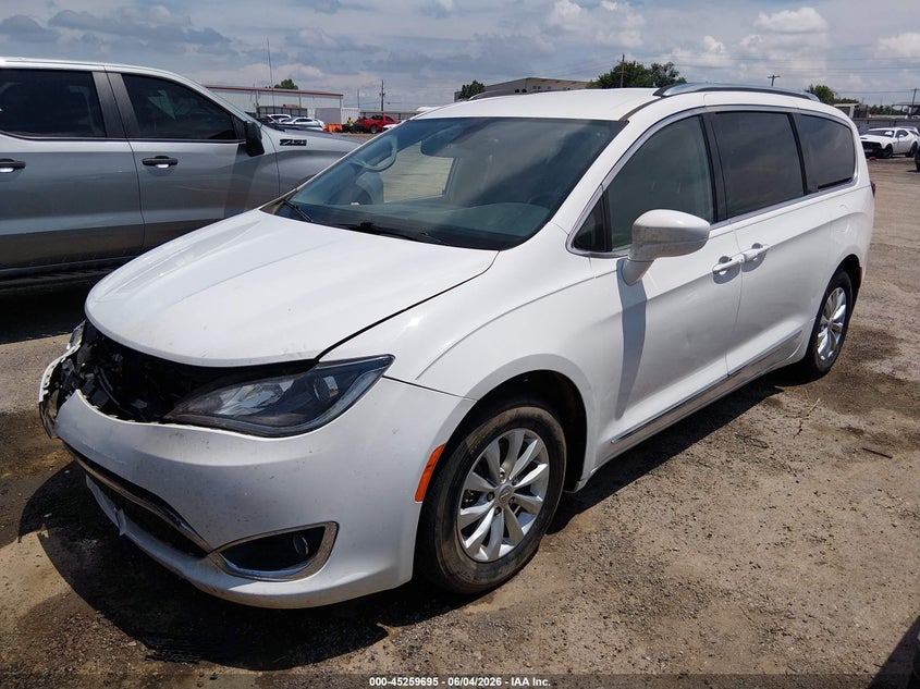2019 Chrysler Pacifica VIN 2C4RC1BG5KR531704 IAAI salvage auction — FRONT END, Clear (Oklahoma), sold $1,625 on 2026-08-25 (photo 2)