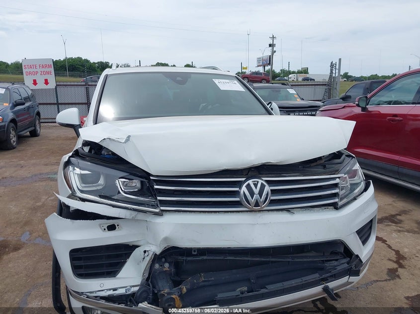2017 Volkswagen Touareg VIN WVGRF7BP2HD006276 IAAI salvage auction — FRONT END, Salvage Title, sold $1,250 on 2026-07-08 (photo 6)