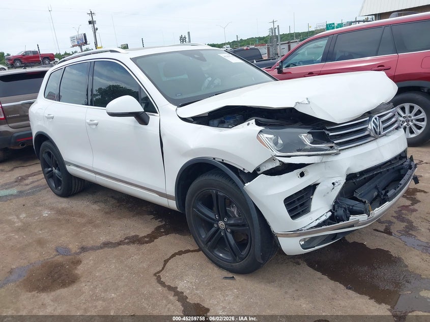 2017 Volkswagen Touareg VIN WVGRF7BP2HD006276 IAAI salvage auction — FRONT END, Salvage Title, sold $1,250 on 2026-07-08 (photo 1)