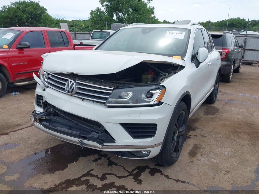 2017 Volkswagen Touareg VIN WVGRF7BP2HD006276 IAAI salvage auction — FRONT END, Salvage Title, sold $1,250 on 2026-07-08 (photo 2)
