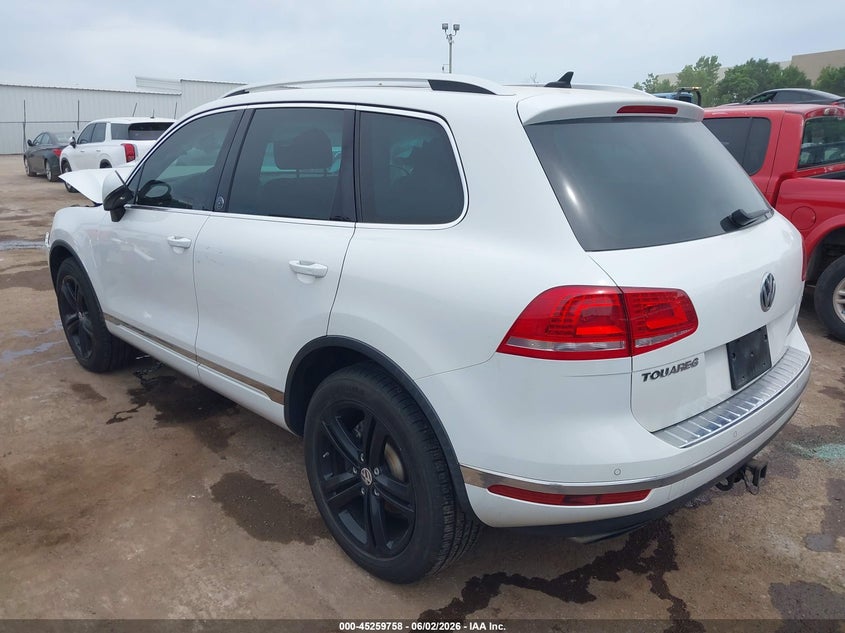 2017 Volkswagen Touareg VIN WVGRF7BP2HD006276 IAAI salvage auction — FRONT END, Salvage Title, sold $1,250 on 2026-07-08 (photo 3)