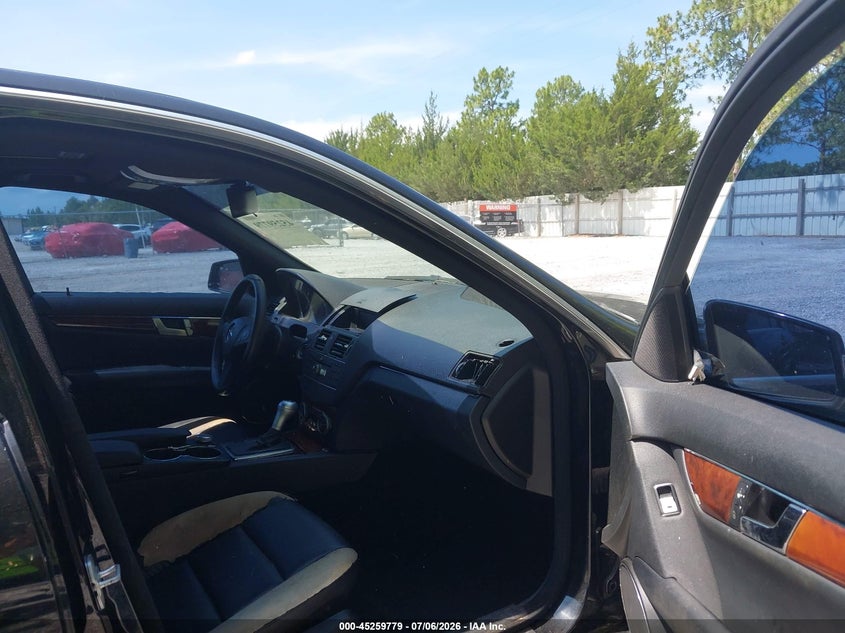 2011 Mercedes-benz C class VIN WDDGF5EB5BR155989 IAAI salvage auction — NORMAL WEAR, Clear (Florida), sold $700 on 2026-07-30 (photo 5)