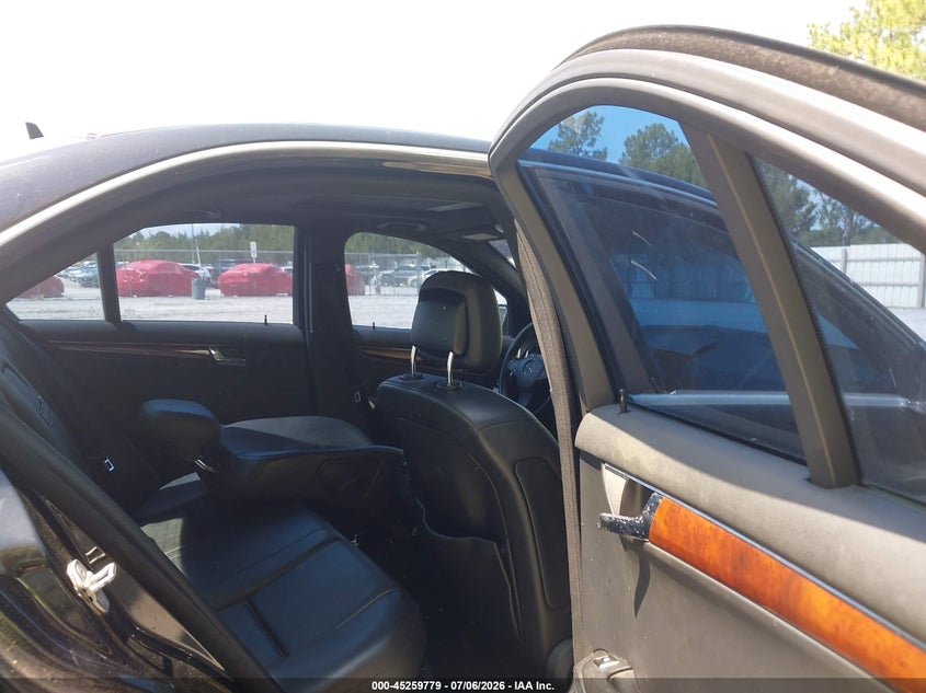 2011 Mercedes-benz C class VIN WDDGF5EB5BR155989 IAAI salvage auction — NORMAL WEAR, Clear (Florida), sold $700 on 2026-07-30 (photo 8)