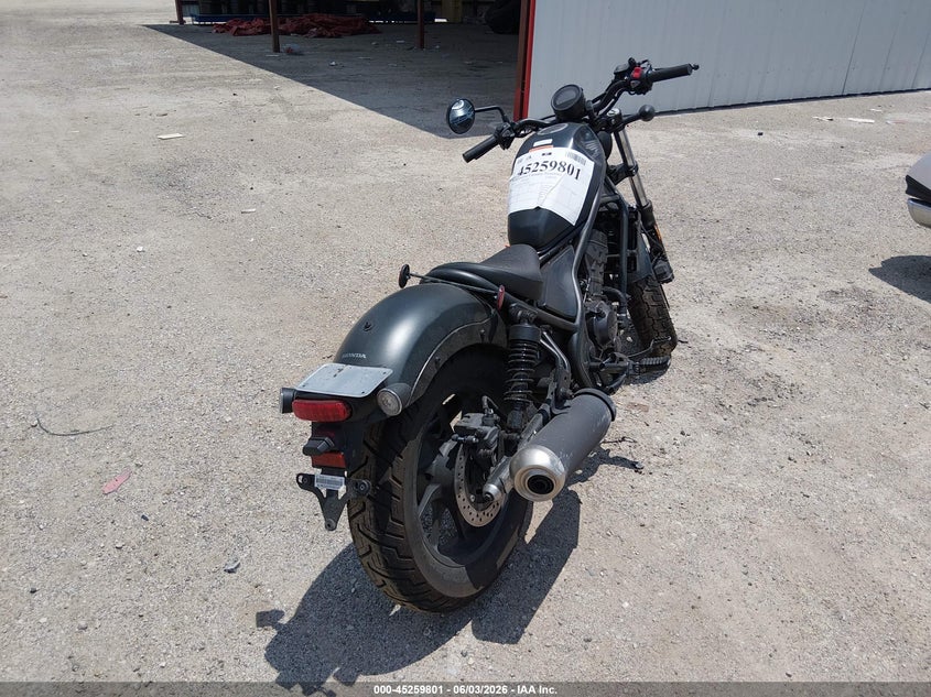 2025 Honda Cm VIN MLHNC5303S5802597 IAAI salvage auction — RIGHT SIDE, Salvage Title, sold $2,800 on 2026-07-07 (photo 4)