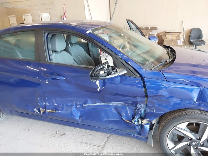 2023 Hyundai Elantra VIN KMHLS4AG2PU512898 IAAI salvage auction — SIDE, Salvage Title, sold $4,450 on 2026-07-29 (photo 6)
