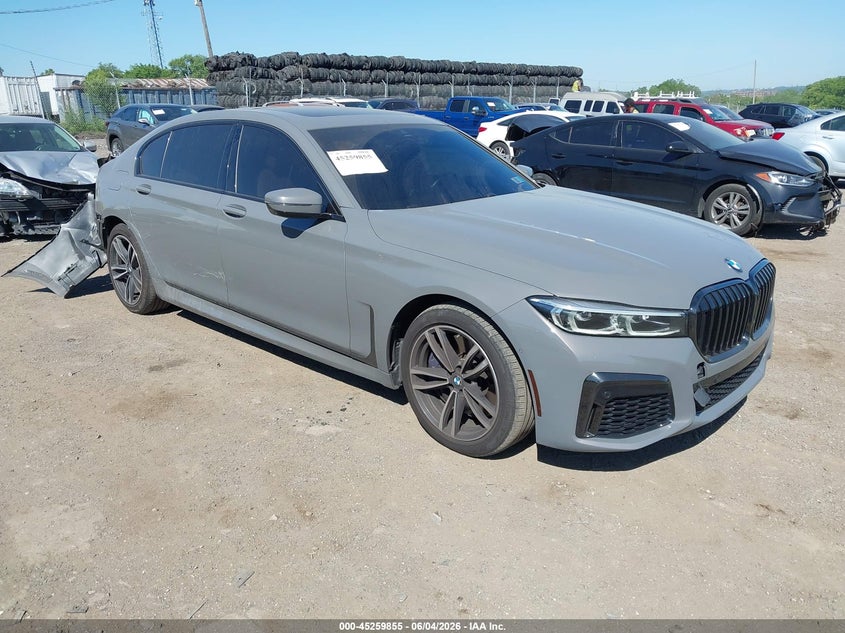 2022 BMW 7er VIN WBA7U2C04NCH50758 — IAAI salvage auction photo