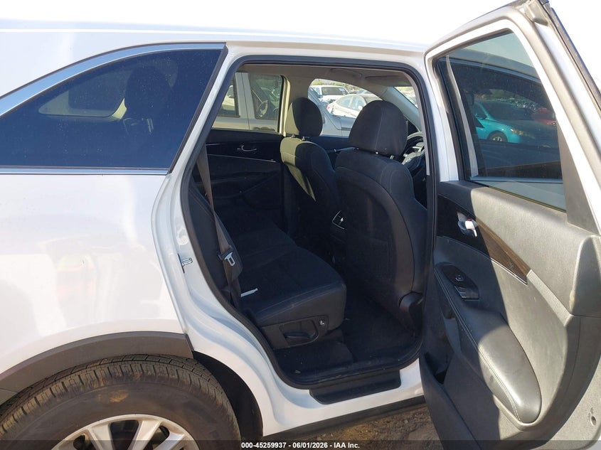 2020 Kia Sorento VIN 5XYPG4A37LG682979 IAAI salvage auction — THEFT, Salvage Title, sold $3,100 on 2026-07-14 (photo 8)