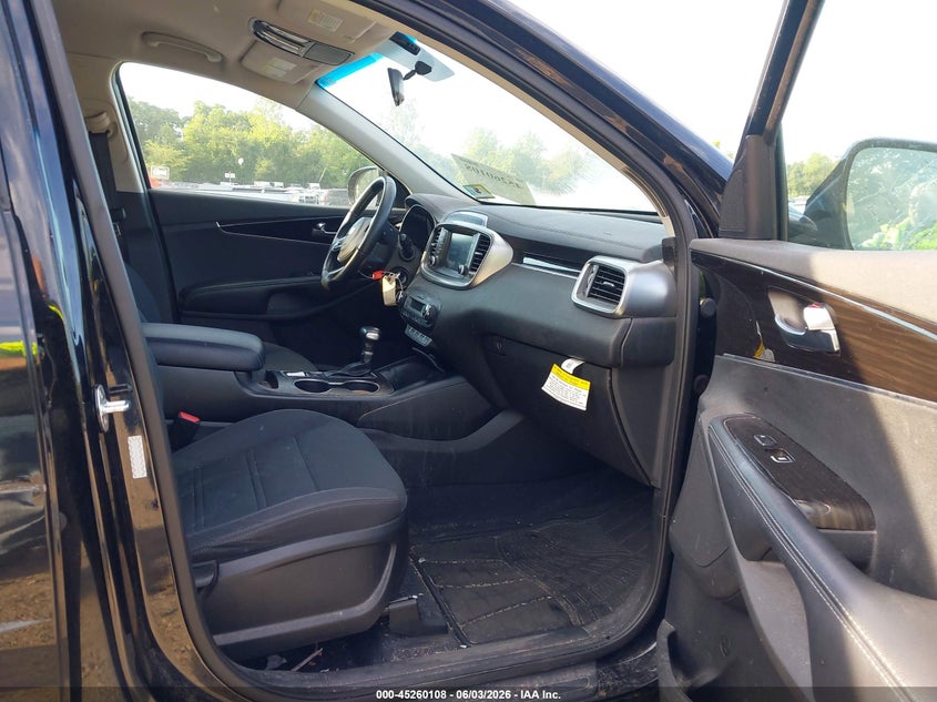 2020 Kia Sorento VIN 5XYPG4A38LG691691 IAAI salvage auction — FRONT END, Salvage Title, sold $2,250 on 2026-07-07 (photo 5)
