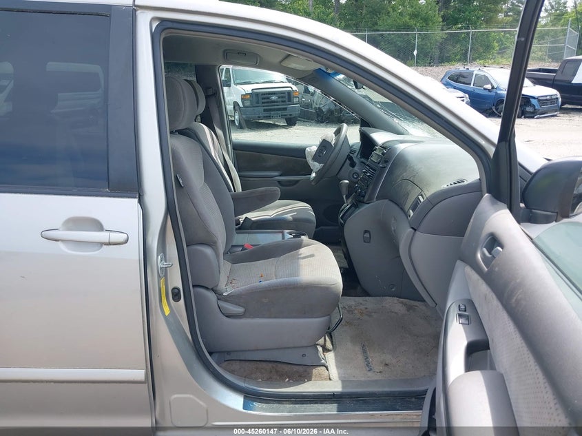 2006 Toyota Sienna VIN 5TDZA23C36S554404 IAAI salvage auction — LEFT SIDE, Clear (Massachusetts), sold $775 on 2026-07-31 (photo 5)