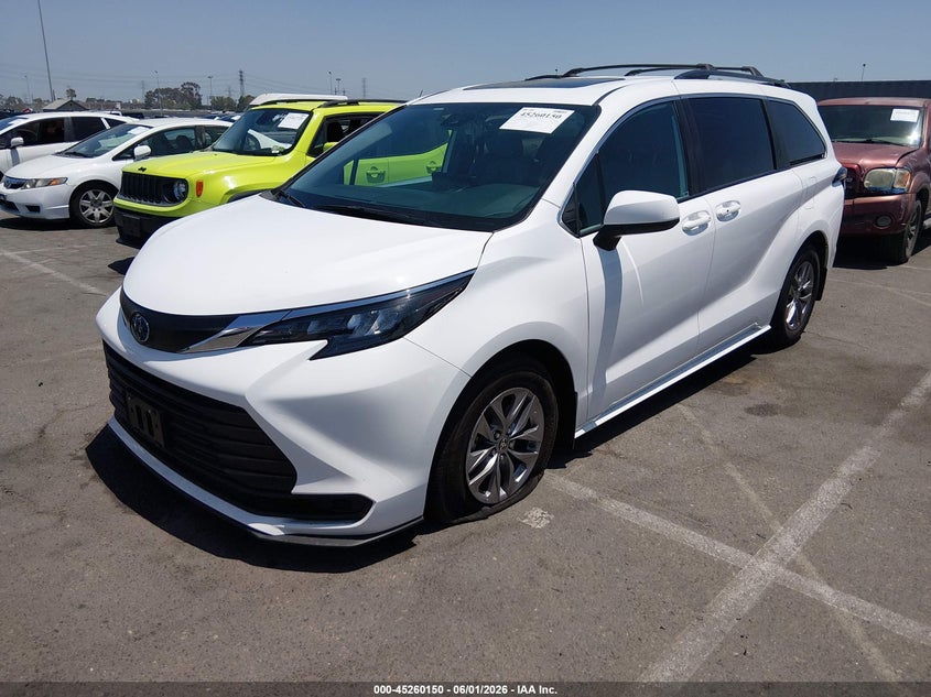 2025 Toyota Sienna VIN 5TDBRKEC0SS261707 IAAI salvage auction — RIGHT REAR, Salvage Title, sold $23,300 on 2026-07-29 (photo 2)