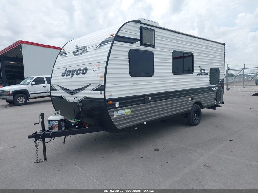 2024 Jayco Jay flight VIN 1UJBC0AJ2R1YJ0681 IAAI salvage auction — HAIL, Salvage (Nebraska), sold $5,850 on 2026-07-30 (photo 2)