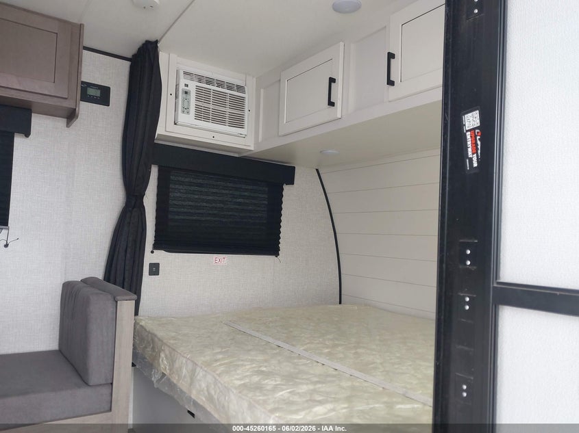 2024 Jayco Jay flight VIN 1UJBC0AJ2R1YJ0681 IAAI salvage auction — HAIL, Salvage (Nebraska), sold $5,850 on 2026-07-30 (photo 5)