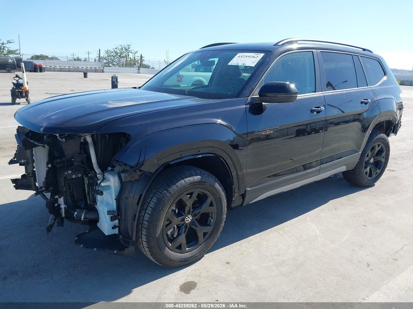 2025 Volkswagen Atlas VIN 1V2CR2CA1SC557888 IAAI salvage auction — FRONT & REAR, Salvage Title, sold $15,700 on 2026-07-29 (photo 2)