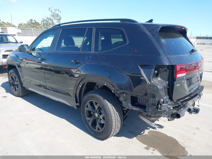2025 Volkswagen Atlas VIN 1V2CR2CA1SC557888 IAAI salvage auction — FRONT & REAR, Salvage Title, sold $15,700 on 2026-07-29 (photo 3)