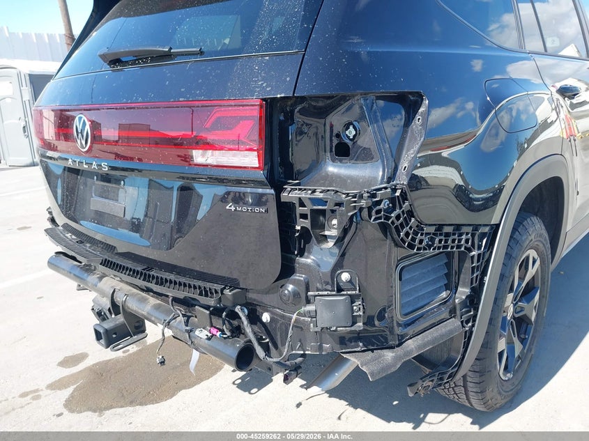 2025 Volkswagen Atlas VIN 1V2CR2CA1SC557888 IAAI salvage auction — FRONT & REAR, Salvage Title, sold $15,700 on 2026-07-29 (photo 6)