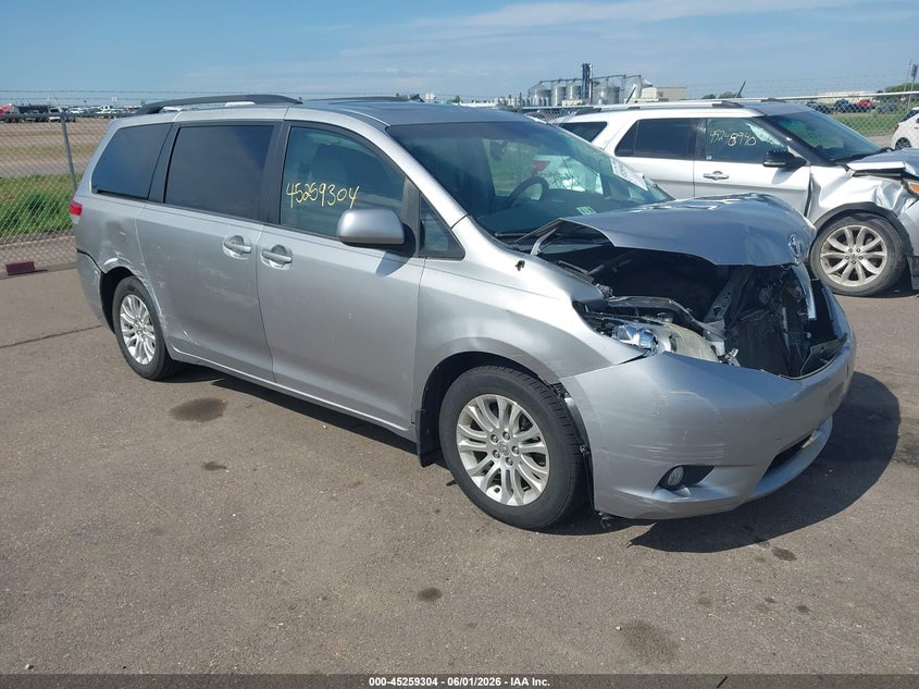 2012 Toyota Sienna VIN 5TDYK3DC7CS231238 IAAI salvage auction — FRONT & REAR, Salvage Title, sold $1,275 on 2026-07-20 (photo 1)