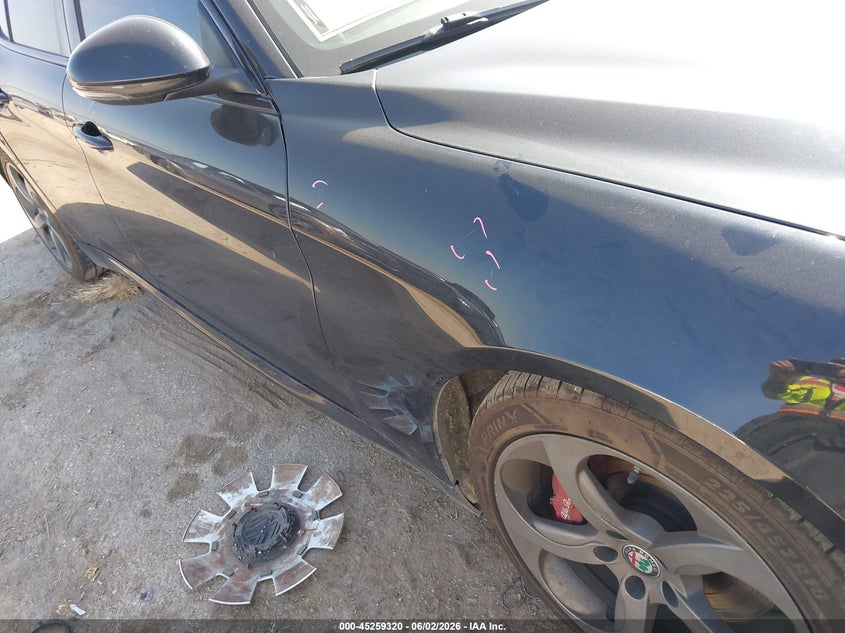 2017 Alfa romeo Giulia VIN ZARFAEBN8H7538628 IAAI salvage auction — UNDERCARRIAGE, Salvage (Texas), sold $75 on 2026-07-28 (photo 6)