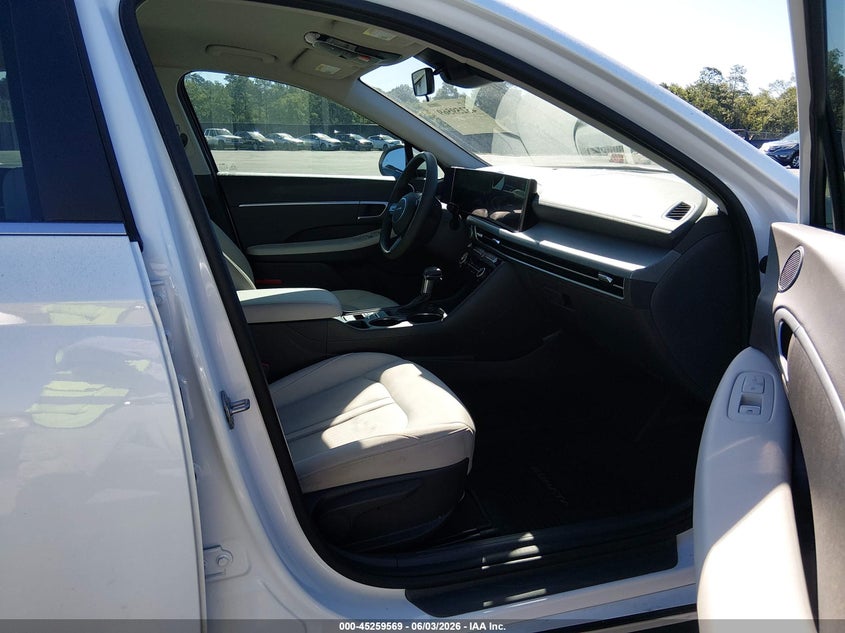 2026 Hyundai Sonata VIN KMHL24JA4TA535638 IAAI salvage auction — RIGHT FRONT, Salvage Title, sold $7,800 on 2026-08-27 (photo 5)