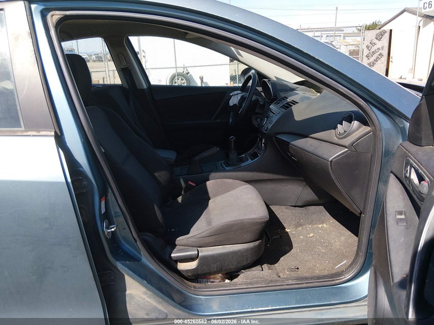 2011 Mazda 3 VIN JM1BL1UG9B1427834 IAAI salvage auction — FRONT END, Salvage (Oregon), sold $25 on 2026-07-13 (photo 5)