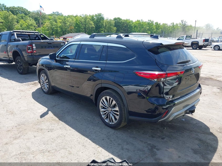 2021 Toyota Highlander VIN 5TDFZRBH0MS064811 IAAI salvage auction — THEFT, Salvage Title, sold $22,100 on 2026-08-01 (photo 3)