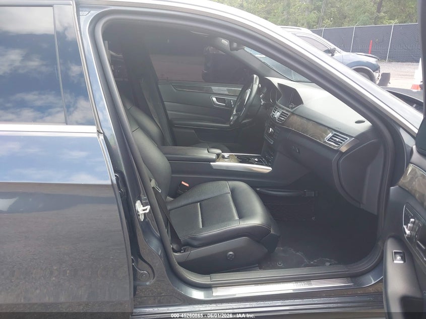 2014 Mercedes-benz E-klasse VIN WDDHF5KB4EA974794 IAAI salvage auction — THEFT, Salvage Title, sold $1,250 on 2026-07-22 (photo 5)