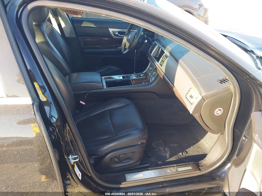 2010 Jaguar Xf VIN SAJWA0GB3ALR49817 IAAI salvage auction — MECHANICAL, Original (Texas), sold $900 on 2026-07-08 (photo 5)