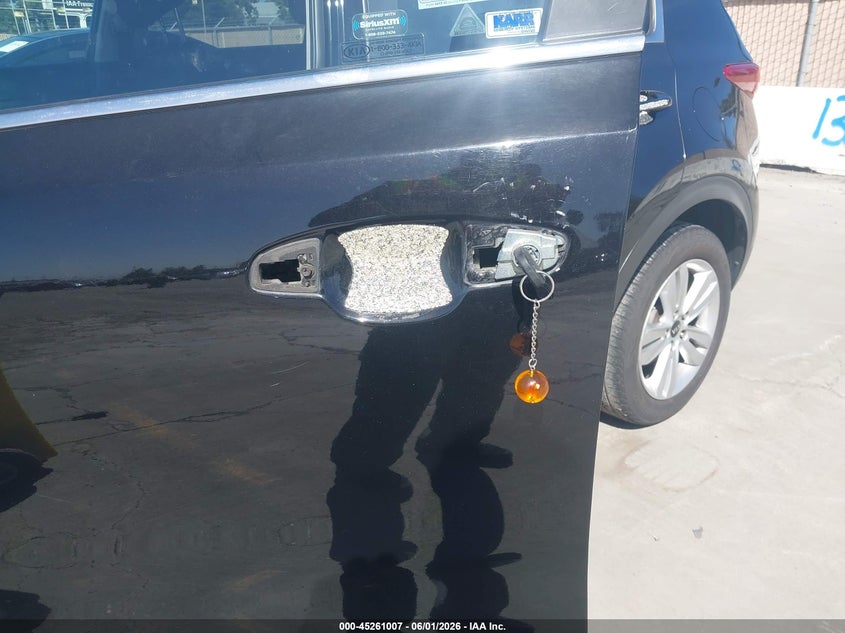 2017 Kia Sportage VIN KNDPM3AC8H7213262 IAAI salvage auction — LEFT SIDE, Salvage Title, sold $1,400 on 2026-07-13 (photo 6)
