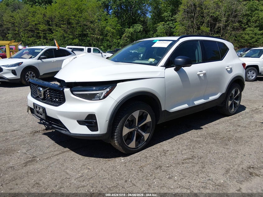 2024 Volvo Xc40 VIN YV4L12UL7R2332803 IAAI salvage auction — FRONT END, Salvage Title, sold $2,800 on 2026-07-23 (photo 2)