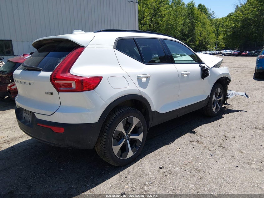 2024 Volvo Xc40 VIN YV4L12UL7R2332803 IAAI salvage auction — FRONT END, Salvage Title, sold $2,800 on 2026-07-23 (photo 4)