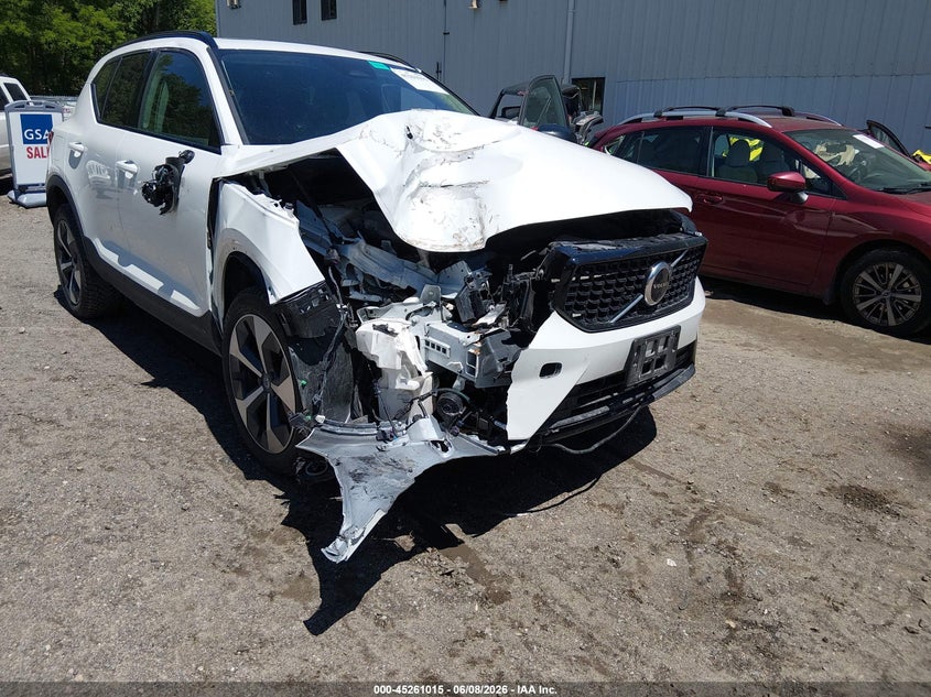 2024 Volvo Xc40 VIN YV4L12UL7R2332803 IAAI salvage auction — FRONT END, Salvage Title, sold $2,800 on 2026-07-23 (photo 6)