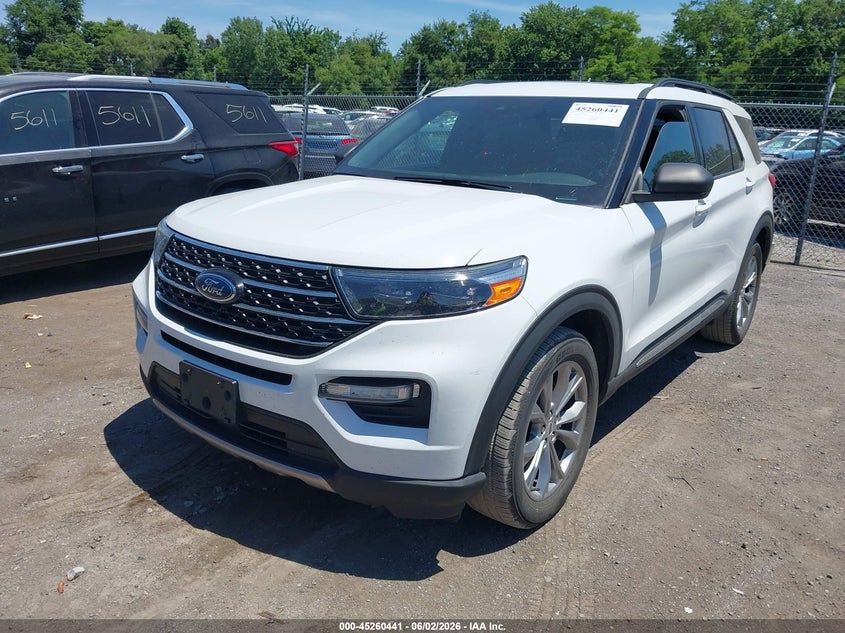 2020 Ford Explorer VIN 1FMSK8DHXLGA16408 IAAI salvage auction — HAIL, Salvage Title, sold $8,200 on 2026-07-29 (photo 2)