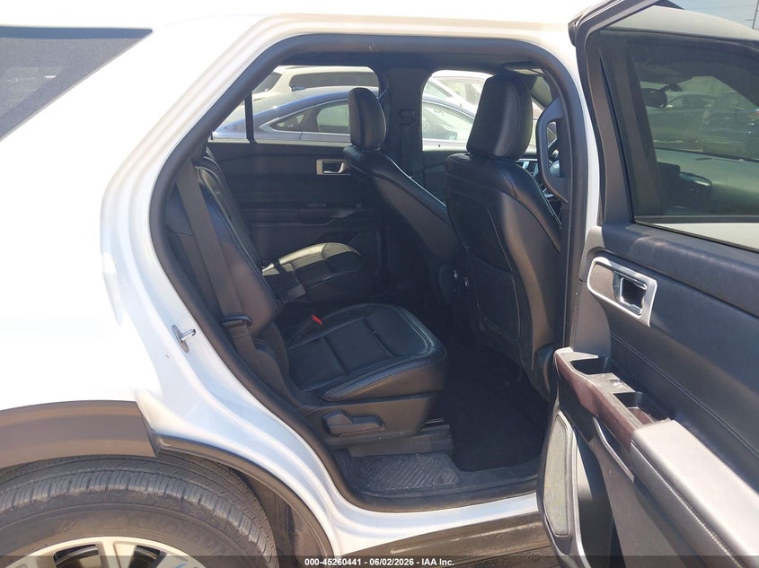 2020 Ford Explorer VIN 1FMSK8DHXLGA16408 IAAI salvage auction — HAIL, Salvage Title, sold $8,200 on 2026-07-29 (photo 8)