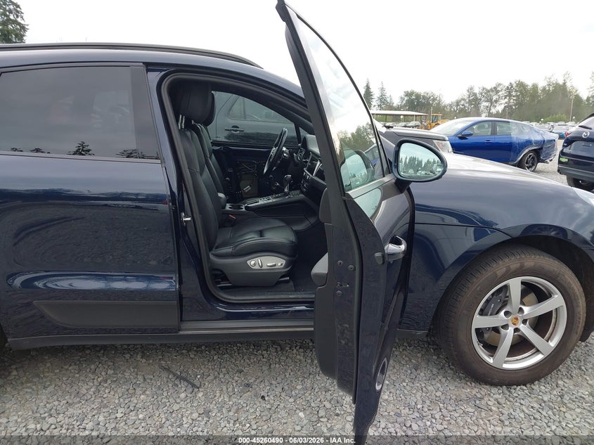 2021 Porsche Macan VIN WP1AA2A50MLB17815 IAAI salvage auction — LEFT SIDE, Salvage Title, sold $17,050 on 2026-07-08 (photo 5)