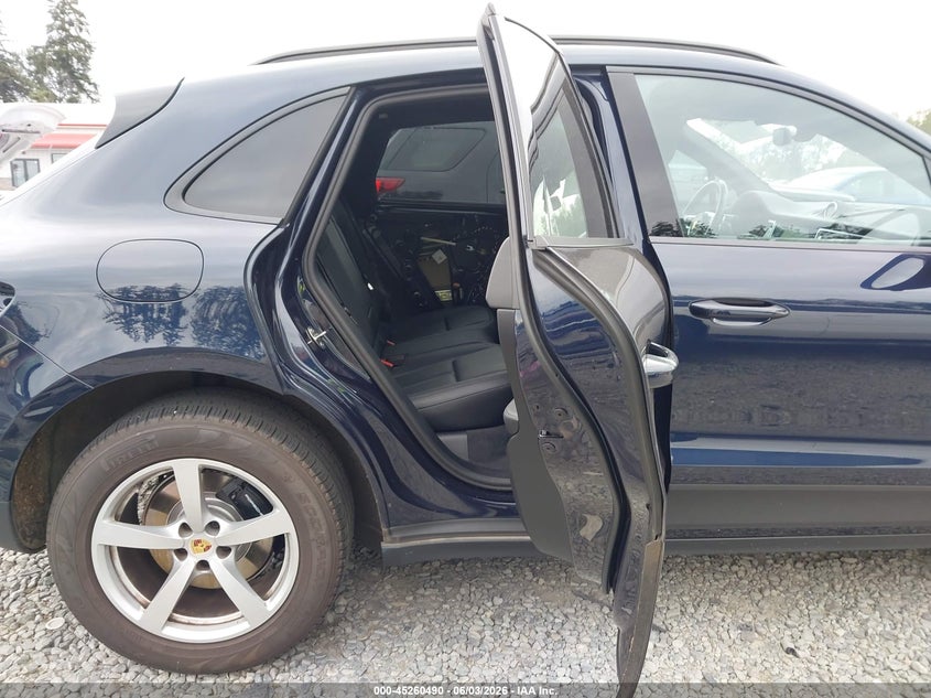 2021 Porsche Macan VIN WP1AA2A50MLB17815 IAAI salvage auction — LEFT SIDE, Salvage Title, sold $17,050 on 2026-07-08 (photo 8)