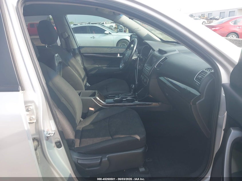 2014 Kia Sorento VIN 5XYKT4A68EG506753 IAAI salvage auction — LEFT SIDE, Salvage Title, sold $3,200 on 2026-07-29 (photo 5)