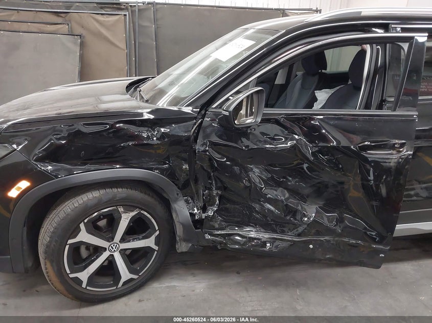 2025 Volkswagen Tiguan VIN 3VVFR7RM9SM038925 IAAI salvage auction — LEFT SIDE, Salvage (Arizona), sold $8,900 on 2026-07-28 (photo 6)