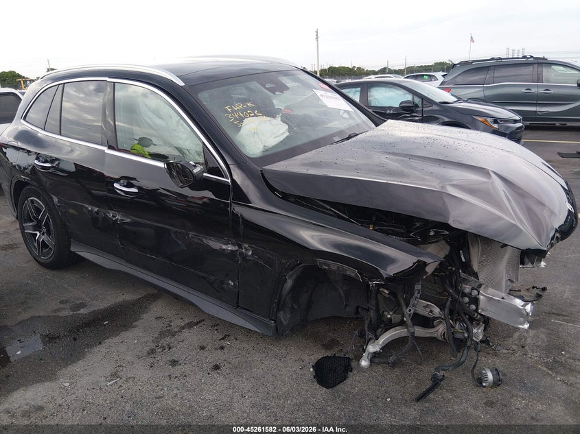 2026 Mercedes-benz Glc VIN W1NKM4GB3TF466916 IAAI salvage auction — SIDE, Salvage Title, sold $10,875 on 2026-07-30 (photo 6)